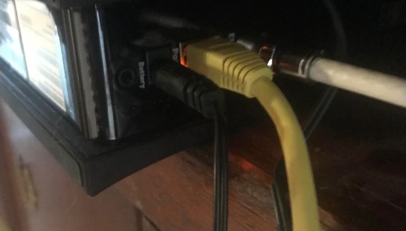 Spectrum Router Last Light Flashing Yellow back cable connection 